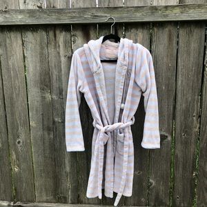 ✨2/$15✨ Victoria’s Secret Pink Fluffy Striped Robe
